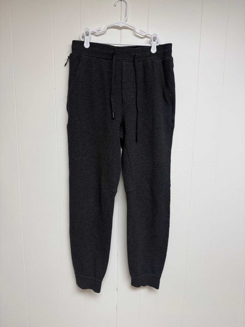 7 Diamonds Men's Knit Jogger Pants